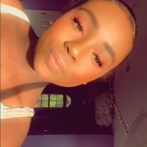 Meet your Posher, Esther